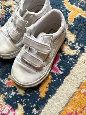 Vans Kids 6.5 White Canvas Velcro Sneakers